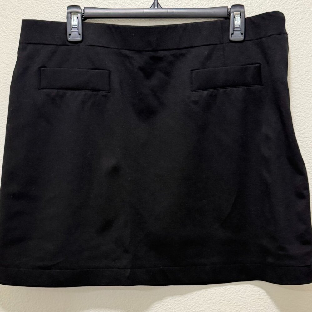 Lauren Conrad black mini skirt, front faux pockets, side zipper, size XL